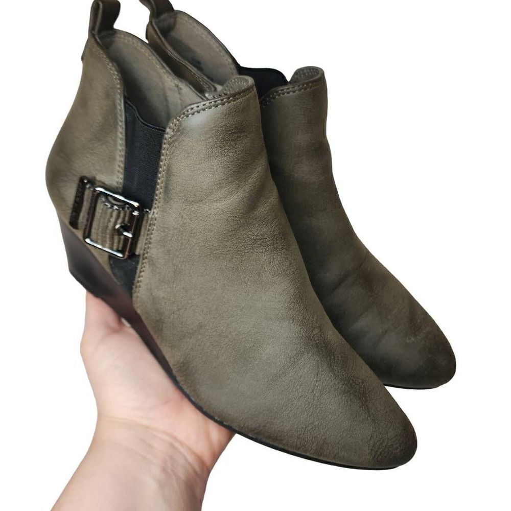 Anne Klein AKANNI Wedge Booties Women's Size‎ 6.5 Green/Black Logo